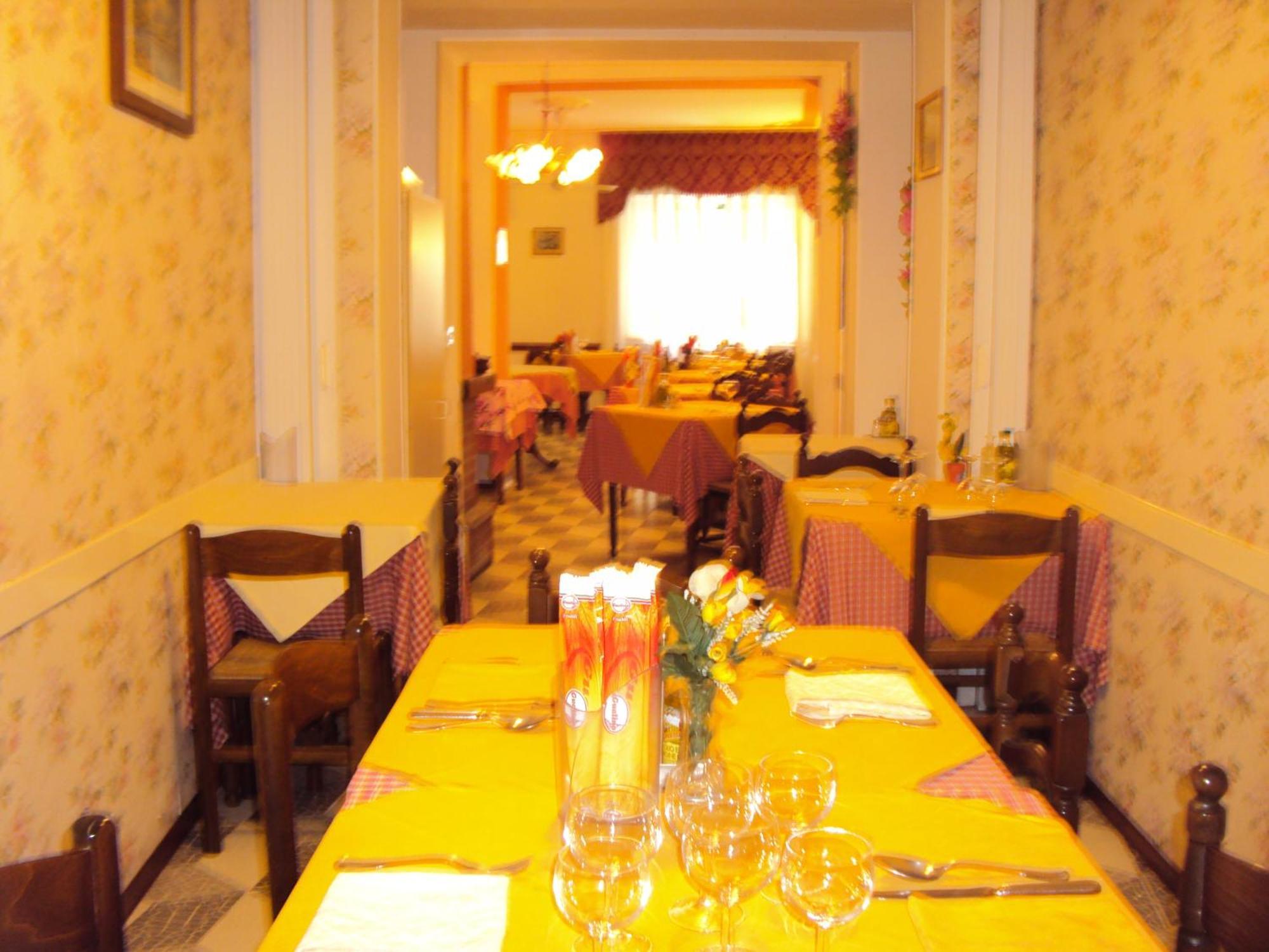 Hotel La Salsesina ซัลโซมัจโจเรแตร์เม ภายนอก รูปภาพ