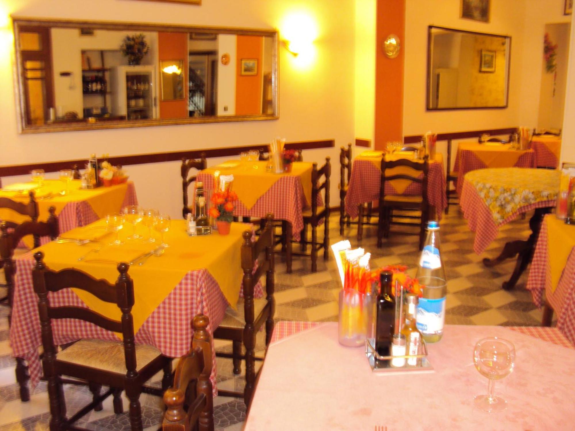 Hotel La Salsesina ซัลโซมัจโจเรแตร์เม ภายนอก รูปภาพ