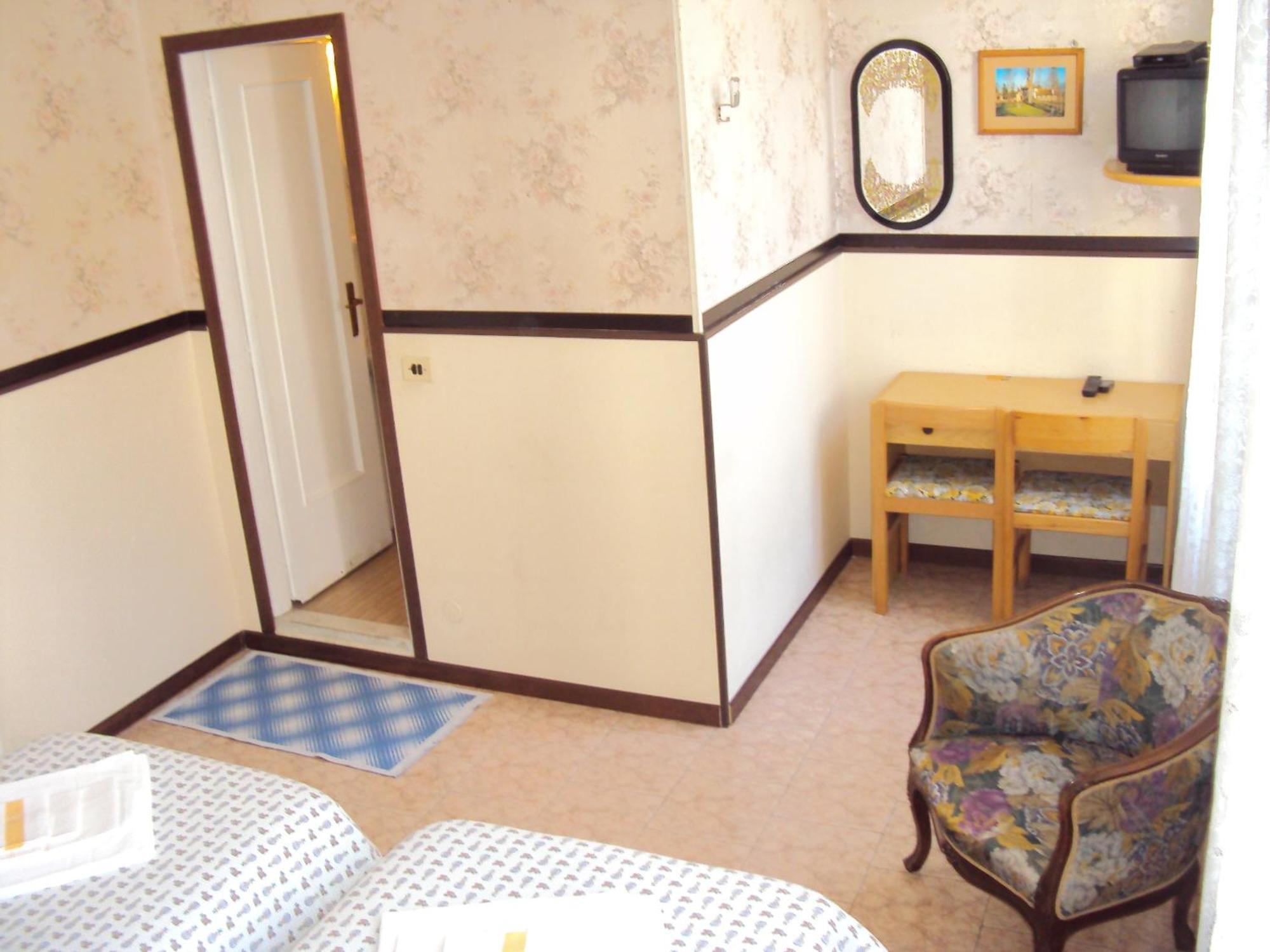 Hotel La Salsesina ซัลโซมัจโจเรแตร์เม ภายนอก รูปภาพ