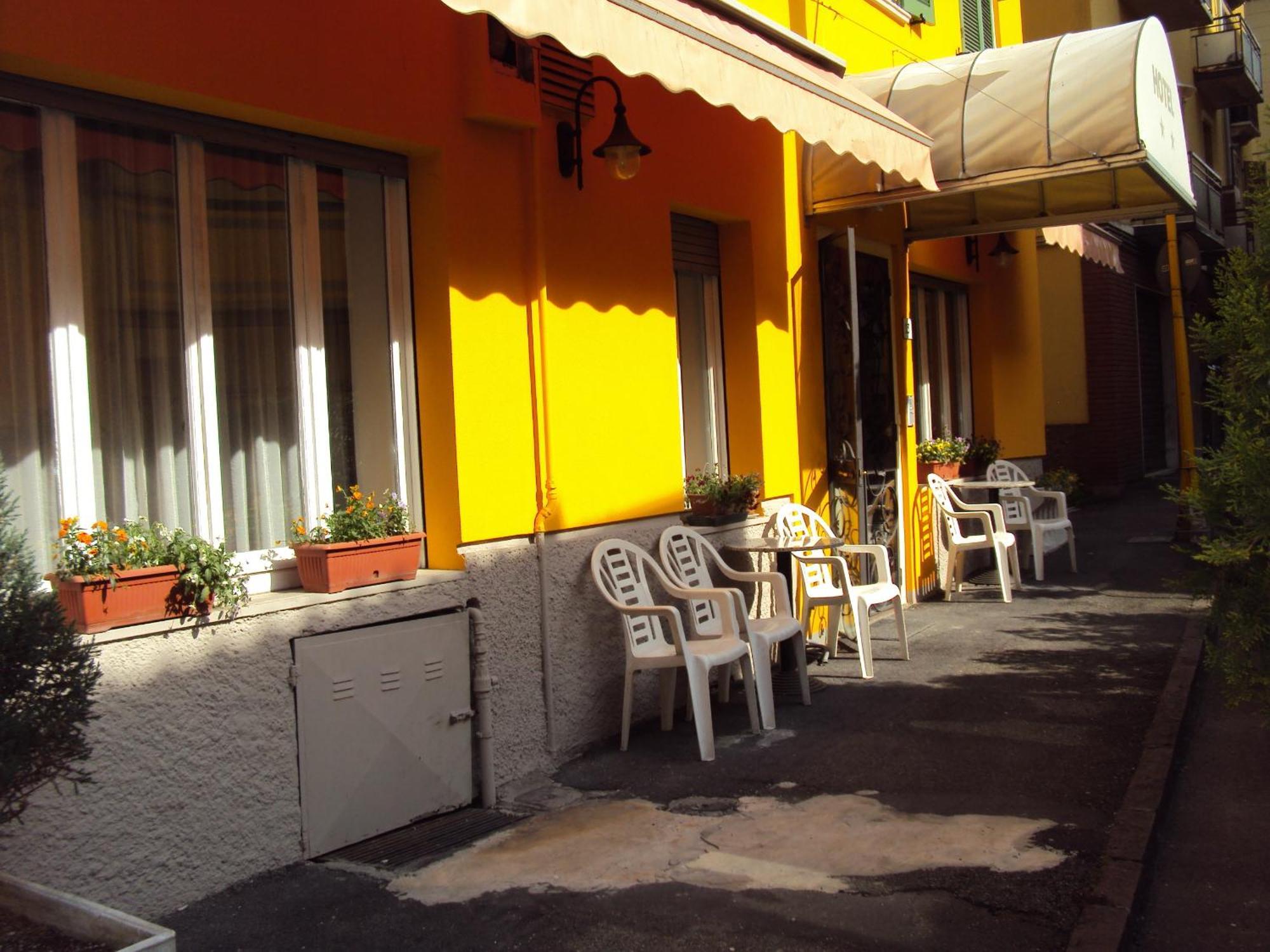 Hotel La Salsesina ซัลโซมัจโจเรแตร์เม ภายนอก รูปภาพ