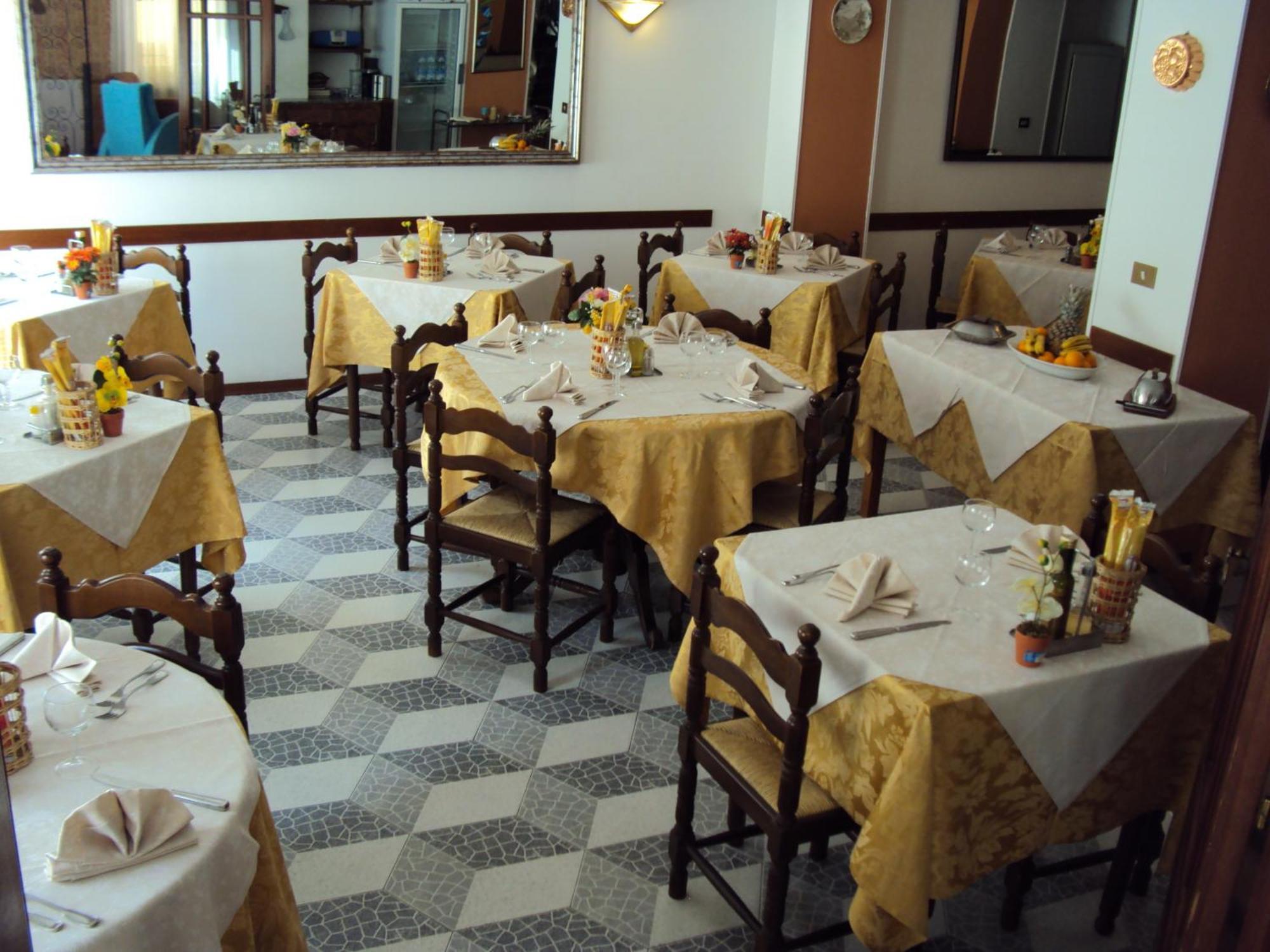 Hotel La Salsesina ซัลโซมัจโจเรแตร์เม ภายนอก รูปภาพ