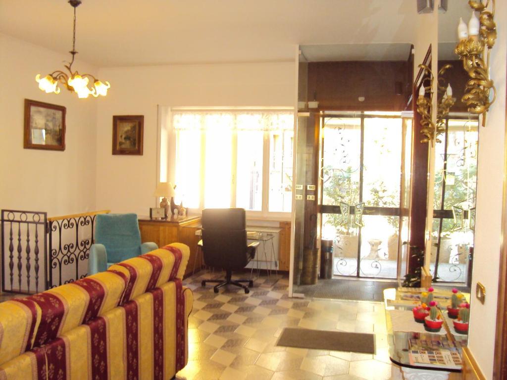 Hotel La Salsesina ซัลโซมัจโจเรแตร์เม ภายนอก รูปภาพ